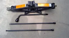 564.da1020 Nissan Titan 2020 Jack 320543