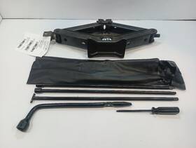 Nissan 564.da1512 2012 Frontier Jack And Spare Tire Tools 12414399