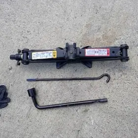 564.da1i25 Nissan Sentra 2025 Jack 371104