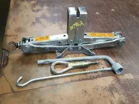 564.da1l03 Nissan Murano 2003 Jack 500246