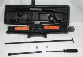 84985-ea000 Nissan 2005-2012 Xterra Tire Jack And Tool Kit Set With Lug Wrench Oem Nice