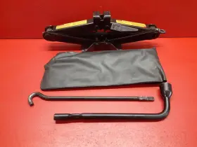 99545-f4300 Nissan 2000 - 2006 Sentra Jack Stand With Lug Nut Wrench And Holder Complete Set