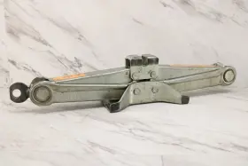 99550-cd010 Nissan 03-08 350z Emergency Jack Spare Tire Tool Oem 99550-cd010 Nissan 03-08 350z Emergency Jack Spare Tire Tool Oem