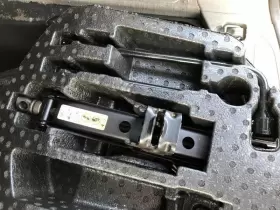 695.am8313 Oen Original Equipment New 2013 Jeep Grand Cherokee Emergency Roadside Tools Toolkit Jack Lugwrench