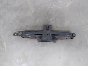564.gm2l09 Pontiac 2009 Vibe Jack Only 278419