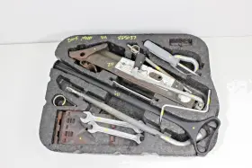 1501930-04 Porsche Original 2005 Bmw Mini Cooper Emergency Jack With Tools Oem