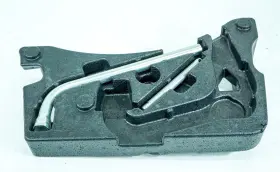 7p5012177b Porsche 11-18 Cayenne 958 Oem Emergency Spare Tools Wrench Holder Box 5101