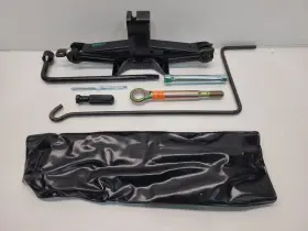 564.su1606 Subaru 2006 Tribeca 3.0l / At Emergency Jack With Tools