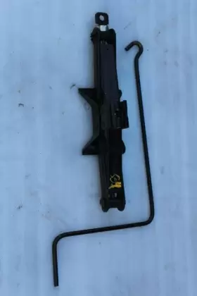 564.su1n94 Subaru 1990 1991 1992 1993 1994 Legacy Spare Tire Jack And Handle Crank Tool