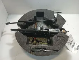 564.su1o05 Subaru 2005 Subraru Legacy Jack And Spare Tire Tools 12420523 564.su1o05 Subaru 2005 Subraru Legacy Jack And Spare Tire Tools 12420523