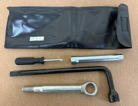 Subaru 97010xa00a 06 - 14 Tribeca Spare Tire Tool Kit Lug Wrench And Tow Hook