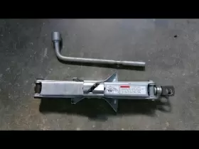 564.sz1g10 Suzuki Jack And Tools Factory Kit Fits Sx4 2010
