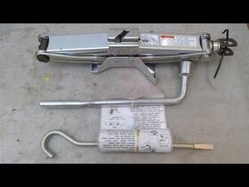 Suzuki 564.sz1g12 Jack And Tools Factory Kit Fits Sx4 2012 400393