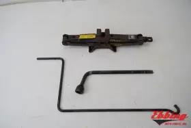 09111-22060 Toyota Jack Assembly With Tool Kit Id Fits 2000-2002 Avalon 478841