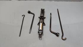 Toyota 09150-0601 2018-2025 Camry Emergency Spare Tire Jack Lift With Lug Wrench And Handle Oem