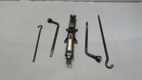 09150-0601 Toyota 2018-2025 Camry Emergency Spare Tire Jack Lift With Lug Wrench And Handle Oem 09150-0601 Toyota 2018-2025 Camry Emergency Spare Tire Jack Lift With Lug Wrench And Handle Oem