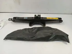 564.to1109 Toyota 2009 Rav 4 Jack And Tools 12247204
