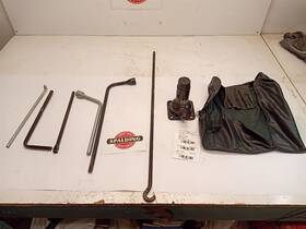 Toyota 564.to1292 Jack And Tools From 1992 4 Runner 10946937