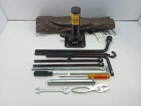 Toyota 564.to1302 1998-2007 Landcruiser Spare Tire Jack With Tools 12577219