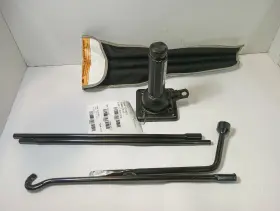 564.to1322 Toyota 2022 Tacoma Spare Tire Jack With Tools 11426930