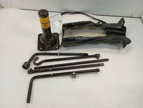 Toyota 564.to1504 2003-09 4 Runner Spare Tire Jack With Tools 11824096