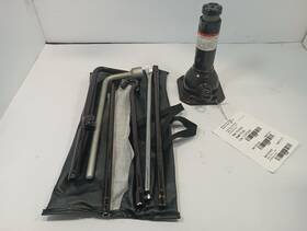 Toyota 564.to1516 2010-24 4 Runner Spare Tire Jack With Tools 12239982