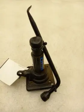 564.to1804 Toyota 2002 Tacoma 2.4l Jack