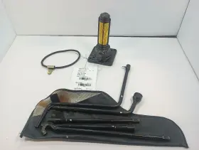 564.to1903 Toyota 2000-06 Tundra Spare Tire Jack With Tools 12634662