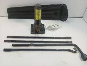 Toyota 564.to1909 2007-21 Tundra Spare Tire Jack With Tools 12787387