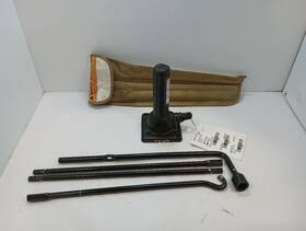Toyota 564.to1918 Bottle Jack And Tools From 2018 Tundra 12464549