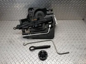 564.to1a14 Toyota 14-22 Prius Jack And Tools With Holder Tray
