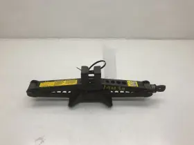 564.to1e11 Toyota 2011 Corolla Jack
