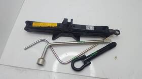 Toyota 564.to1g10 Jack And Tools 2007 2008 2009 2010 2011 Yaris