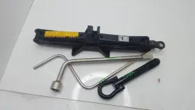 564.to1g10 Toyota Jack And Tools 2007 2008 2009 2010 2011 Yaris