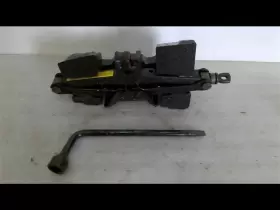 564.to1j09 Toyota Jack And Tools Factory Kit Fits Camry 2009