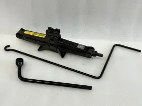 564.to1o04 Toyota 2000 2001 2002 2003 2004 Avalon Spare Tire Jack And Tools