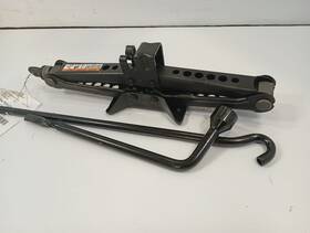 Toyota 564.to1u22 2022 Camry Spare Tire Jack With Tools 12074604