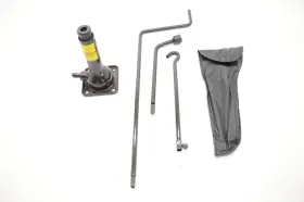 695.to1200 Toyota 96-02 4runner 4wd Bottle Jack With Spare Tool Kit