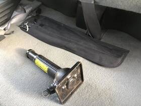 Toyota 695.to1908 Emergency Roadside Tools Toolkit Jack Lugwrench Tundra 2008 962588