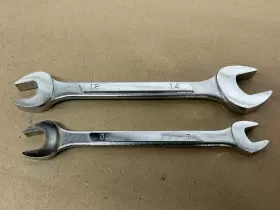 Toyota 8mm 10mm 12mm 14mm 2001-2005 Lexus Is300 Oem Trunk Spare Luggage Compartment Tools Wrenches Pair