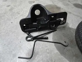 911147010 Toyota 2004 - 2009 Prius Jack And Tool Kit Complete As Pictured Oem