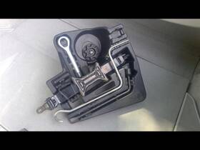 Toyota 911150050 2010 - 2012 Prius Jack And Tool Kit Complete As Pictured Oem