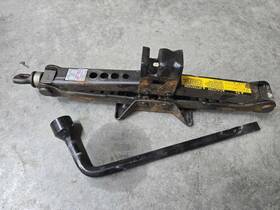 Toyota 9111aa010 2005 - 2011 Camry Jack And Tool Kit Complete As Pictured Oem