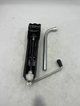 3aa011031b Volkswagen 2006-2010 Vw Passat 2009-2017 Cc Spare Tire Jack And Wrench Tool Kit