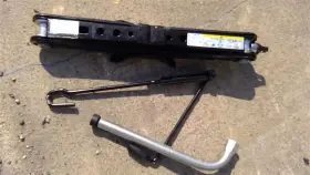 564.vw1321 Volkswagen Atlas 2021 Jack 324847