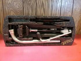 Volkswagen 564.vw1k09 Jetta 2009 Jack 1028875