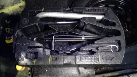 564.vw1o15 Volkswagen Passat Tsi 2015 Jack With Foam Holder 468166
