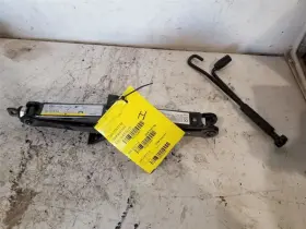 564.vw1t18 Volkswagen 2018-2024 Tiguan Scissor Jack