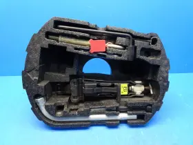 1c0012115c Volkswagen Oem 1999-2005 Vw Beetle Bug Spare Tire Jack Tool Kit With Holder