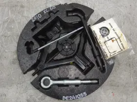 De241055 Volvo 31280278 2010-2016 Xc60 Emergency Spare Tire Jack Tool Kit Oem